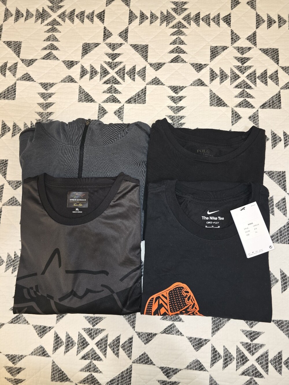BUNDLE (4pcs.) XL Assorted Shirts In Great CONDITION